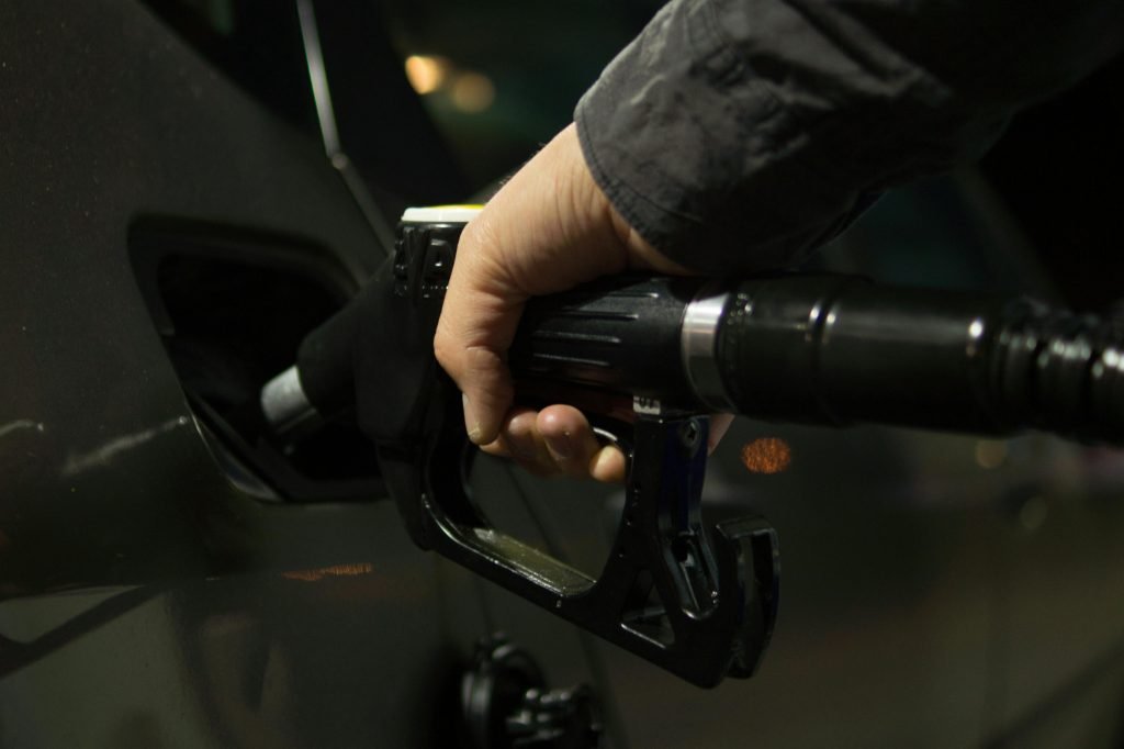 2024's Top 5 Fuel Saving Tips You Must Try Featured Image